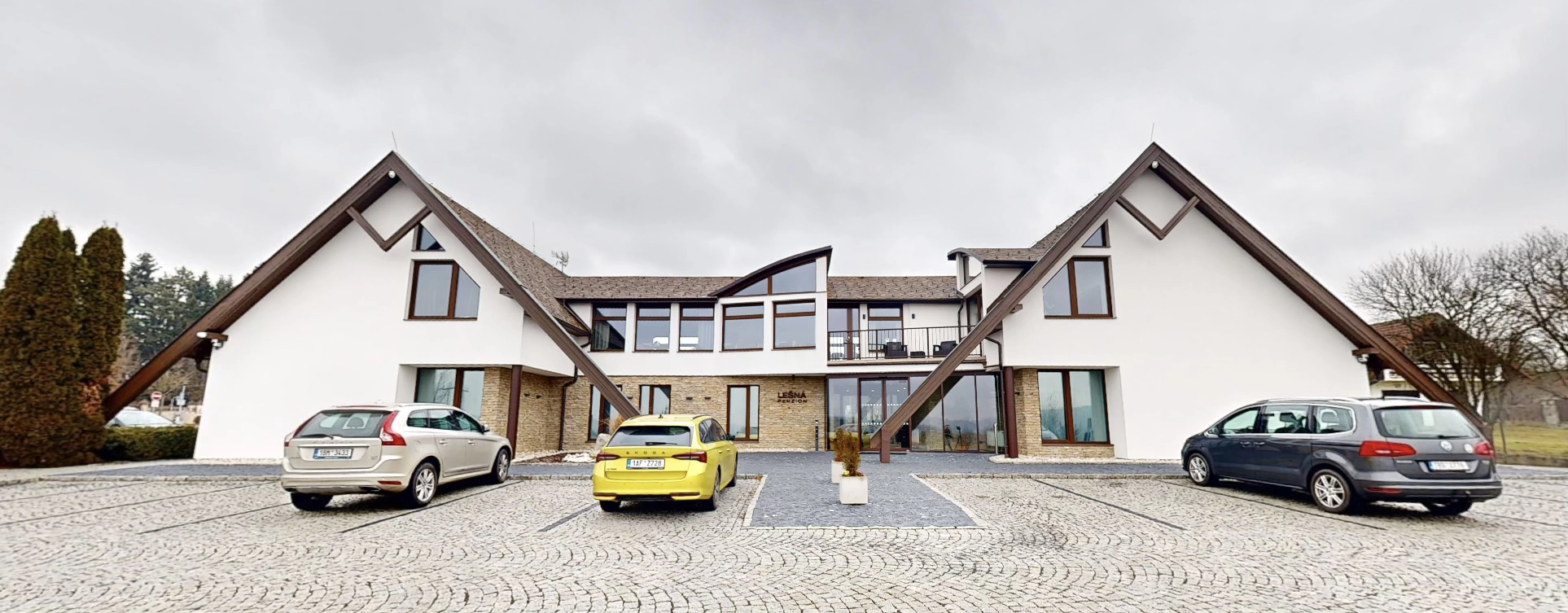 Pohled na penzion zepředu